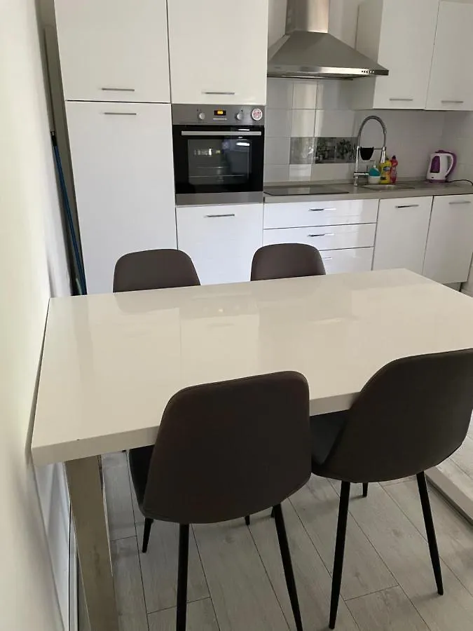 Drenova Apartman Apartment Rijeka